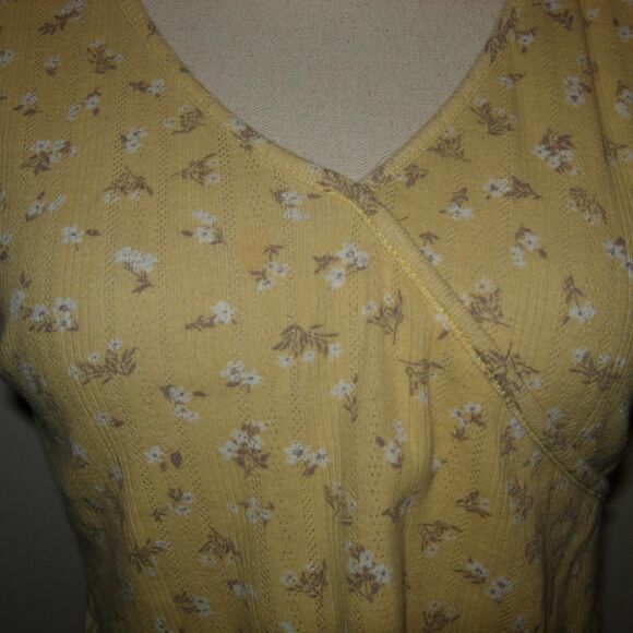 So Yellow Floral Crop top M - Picture 2 of 4